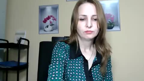 Snapshot of ruthpark chatting on 03/08/26, 05:28 Ruth online show from 03/08/26, 05:28