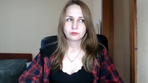 Snapshot of ruthpark chatting on 04/02/26, 01:09 Ruth online show from 04/02/26, 01:09