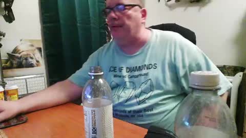 Snapshot of rwzar_1965 chatting on 06/22/26, 03:25 rwzar_1965 online show from 06/22/26, 03:25