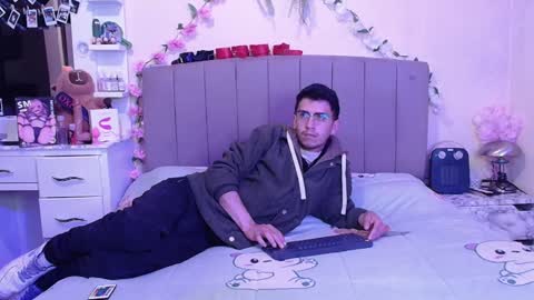 Snapshot of rxnde chatting on 02/15/26, 05:37 Randelicius online show from 02/15/26, 05:37