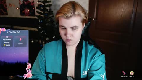 Snapshot of ryan__kim chatting on 12/12/24, 05:37 Ryan online show from 12/12/24, 05:37