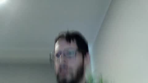 Snapshot of ryan_chatter chatting on 04/21/26, 01:42 Ryan online show from 04/21/26, 01:42