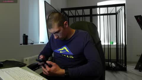 Snapshot of ryan_dozer chatting on 09/28/25, 06:52 RYAN DOZER online show from 09/28/25, 06:52