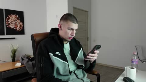 Snapshot of ryan_dozer chatting on 03/22/26, 07:12 RYAN DOZER online show from 03/22/26, 07:12