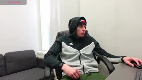 Snapshot of ryan_dozer chatting on 04/02/26, 06:00 RYAN DOZER online show from 04/02/26, 06:00