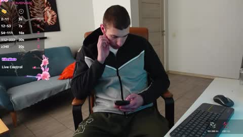 Snapshot of ryan_dozer chatting on 04/11/26, 05:45 RYAN DOZER online show from 04/11/26, 05:45