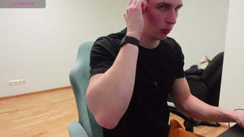 Snapshot of ryan_dozer chatting on 04/14/26, 05:30 RYAN DOZER online show from 04/14/26, 05:30