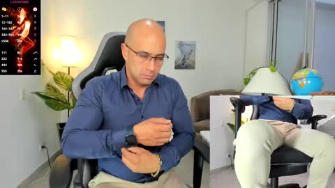 Snapshot of ryan_master_ chatting on 12/17/24, 11:28 ryan_master_ online show from 12/17/24, 11:28