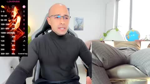 Snapshot of ryan_master_ chatting on 12/18/24, 04:28 ryan_master_ online show from 12/18/24, 04:28