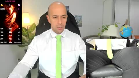 Snapshot of ryan_master_ chatting on 12/23/24, 01:03 ryan_master_ online show from 12/23/24, 01:03