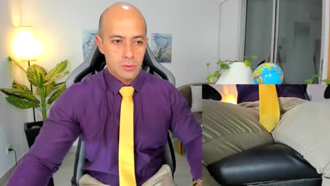 Snapshot of ryan_master_ chatting on 12/24/24, 10:11 ryan_master_ online show from 12/24/24, 10:11