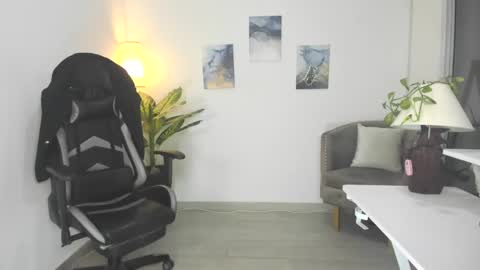 Snapshot of ryan_master_ chatting on 12/27/24, 10:01 ryan_master_ online show from 12/27/24, 10:01