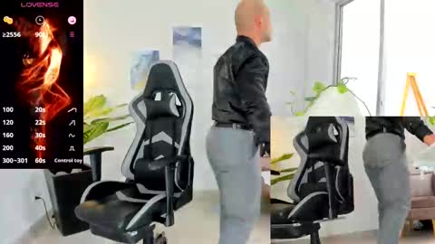 Snapshot of ryan_master_ chatting on 12/30/24, 03:35 ryan_master_ online show from 12/30/24, 03:35