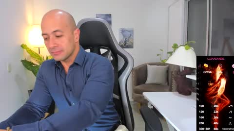 Snapshot of ryan_master_ chatting on 12/31/24, 08:04 ryan_master_ online show from 12/31/24, 08:04