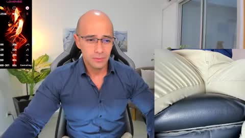 Snapshot of ryan_master_ chatting on 12/31/24, 11:20 ryan_master_ online show from 12/31/24, 11:20