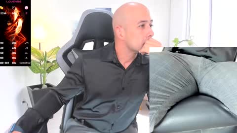 Snapshot of ryan_master_ chatting on 01/02/25, 04:02 ryan_master_ online show from 01/02/25, 04:02
