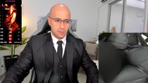Snapshot of ryan_master_ chatting on 01/10/25, 12:04 ryan_master_ online show from 01/10/25, 12:04