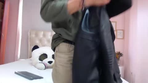 ryan online show from 01/23/25, 03:32