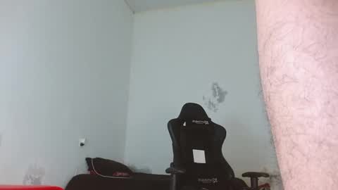 Snapshot of ryan_warren18 chatting on 12/05/24, 11:51 RYAN online show from 12/05/24, 11:51