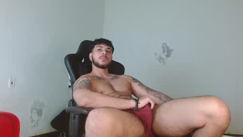 Snapshot of ryan_warren18 chatting on 12/11/24, 02:19 RYAN online show from 12/11/24, 02:19