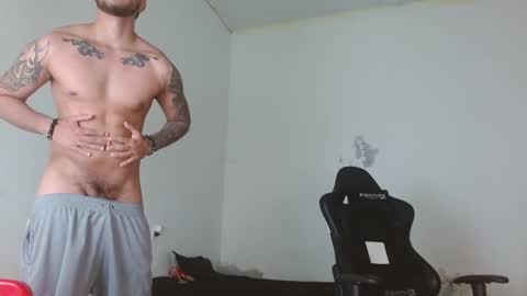 Snapshot of ryan_warren18 chatting on 12/22/24, 12:39 RYAN online show from 12/22/24, 12:39