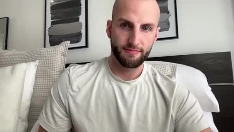 Ryan  Chad online show from 02/04/25, 05:55