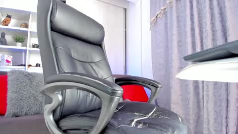 Snapshot of ryanboy30 chatting on 12/05/24, 01:28 ryanboy30 online show from 12/05/24, 01:28