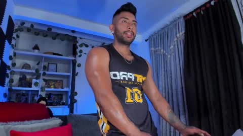 Snapshot of ryanboy30 chatting on 09/15/25, 08:31 ryanboy30 online show from 09/15/25, 08:31