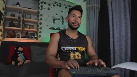 Snapshot of ryanboy30 chatting on 11/21/25, 09:02 ryanboy30 online show from 11/21/25, 09:02