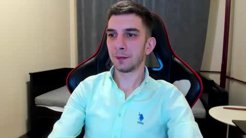 Snapshot of ryandusk chatting on 12/19/25, 09:55 Andrew C. online show from 12/19/25, 09:55