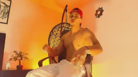 Ryan online show from 10/01/25, 03:45