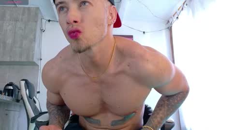 Snapshot of ryann_blue_ chatting on 09/14/25, 08:30 Ryan Blue ig ryannblue online show from 09/14/25, 08:30