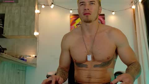 Snapshot of ryann_blue_ chatting on 10/28/25, 11:29 Ryan Blue ig ryannblue online show from 10/28/25, 11:29