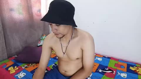 Snapshot of ryansbad235 chatting on 01/23/25, 01:35 sesbad online show from 01/23/25, 01:35