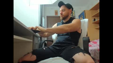 Snapshot of ryanstone_ chatting on 11/15/25, 05:05 Ryanstone online show from 11/15/25, 05:05