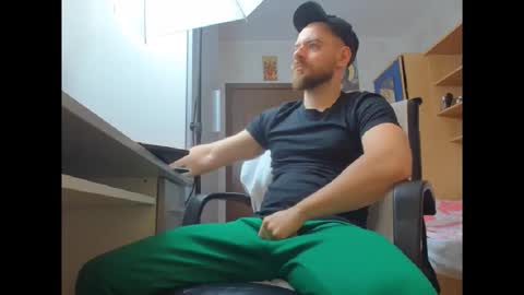 Snapshot of ryanstone_ chatting on 11/24/25, 05:40 Ryanstone online show from 11/24/25, 05:40