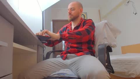 Snapshot of ryanstone_ chatting on 04/03/26, 05:27 Ryanstone online show from 04/03/26, 05:27