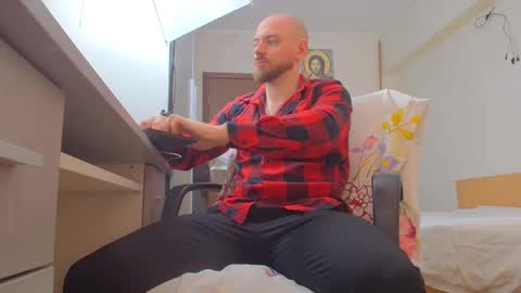 Snapshot of ryanstone_ chatting on 04/09/26, 05:18 Ryanstone online show from 04/09/26, 05:18