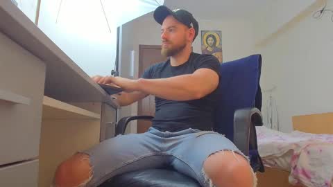 Snapshot of ryanstone_ chatting on 05/18/26, 05:02 Ryanstone online show from 05/18/26, 05:02