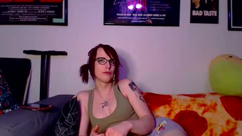 Snapshot of ryff_burnz chatting on 03/29/26, 02:00 Ryff Burnz online show from 03/29/26, 02:00