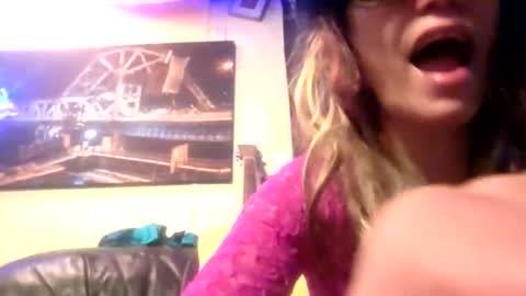 Snapshot of ryliemackenzie93 chatting on 03/25/26, 10:54 ryliemackenzie93 online show from 03/25/26, 10:54