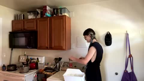 Ryn Michele online show from 09/23/25, 08:12