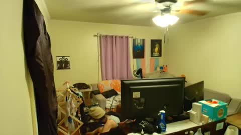 Ryn Michele online show from 10/16/25, 06:36