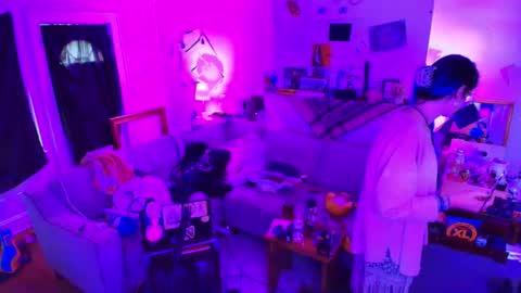 Ryn Michele online show from 10/29/25, 03:25