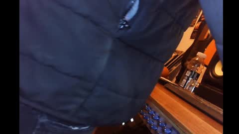 Snapshot of rynoxox chatting on 02/19/25, 07:28 rynoxox online show from 02/19/25, 07:28