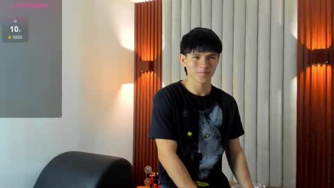 Snapshot of ryo_kush chatting on 11/23/25, 03:39 Ryo Kush online show from 11/23/25, 03:39