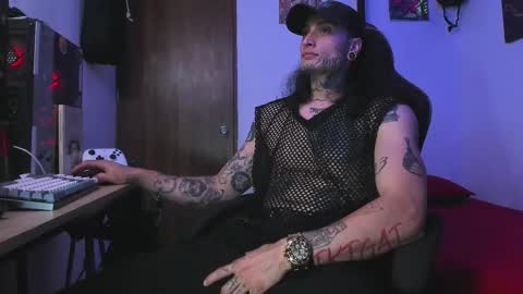 Snapshot of ryuk_it chatting on 01/19/26, 02:04 leopmonk help me reach 100 thumbs up online show from 01/19/26, 02:04