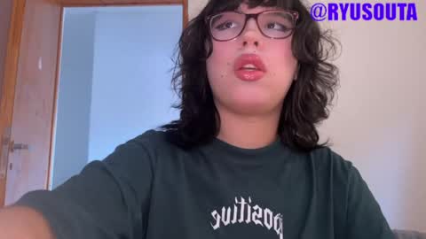 Snapshot of ryusouta chatting on 01/02/25, 11:27 Ryu-chan online show from 01/02/25, 11:27