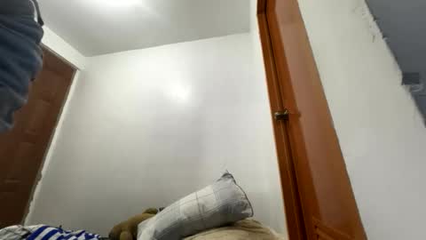 Snapshot of s1mpera chatting on 03/25/26, 01:06 s1mpera online show from 03/25/26, 01:06