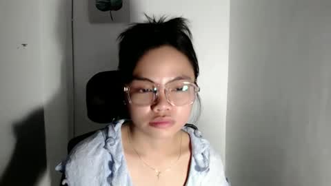 Snapshot of s1mpera chatting on 04/14/26, 12:33 s1mpera online show from 04/14/26, 12:33